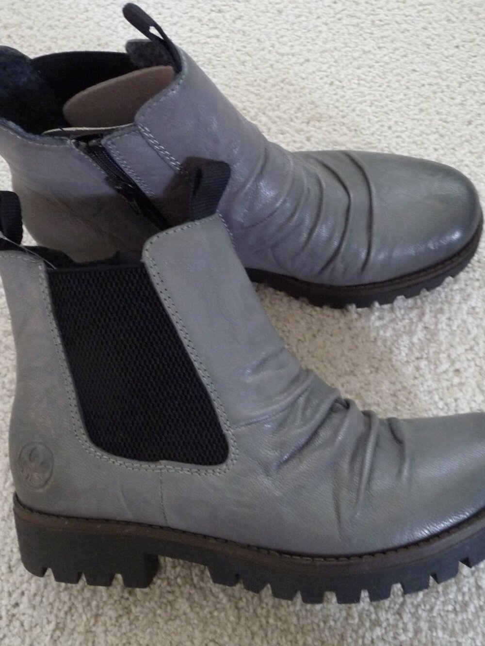 RIEKER Antistress Women's Grey Leather PAYTON Chelsea Lug Ankle Boots 38 NEW